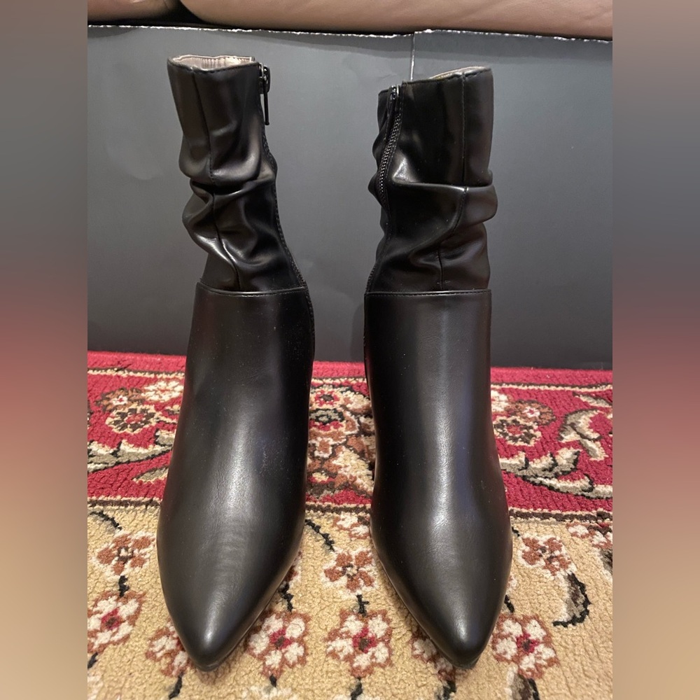 Black heeled boots